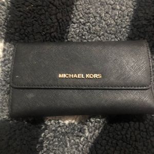 michael kors wallet in good condition
